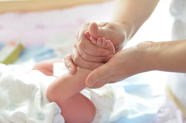 manfaat pijat pada bayi